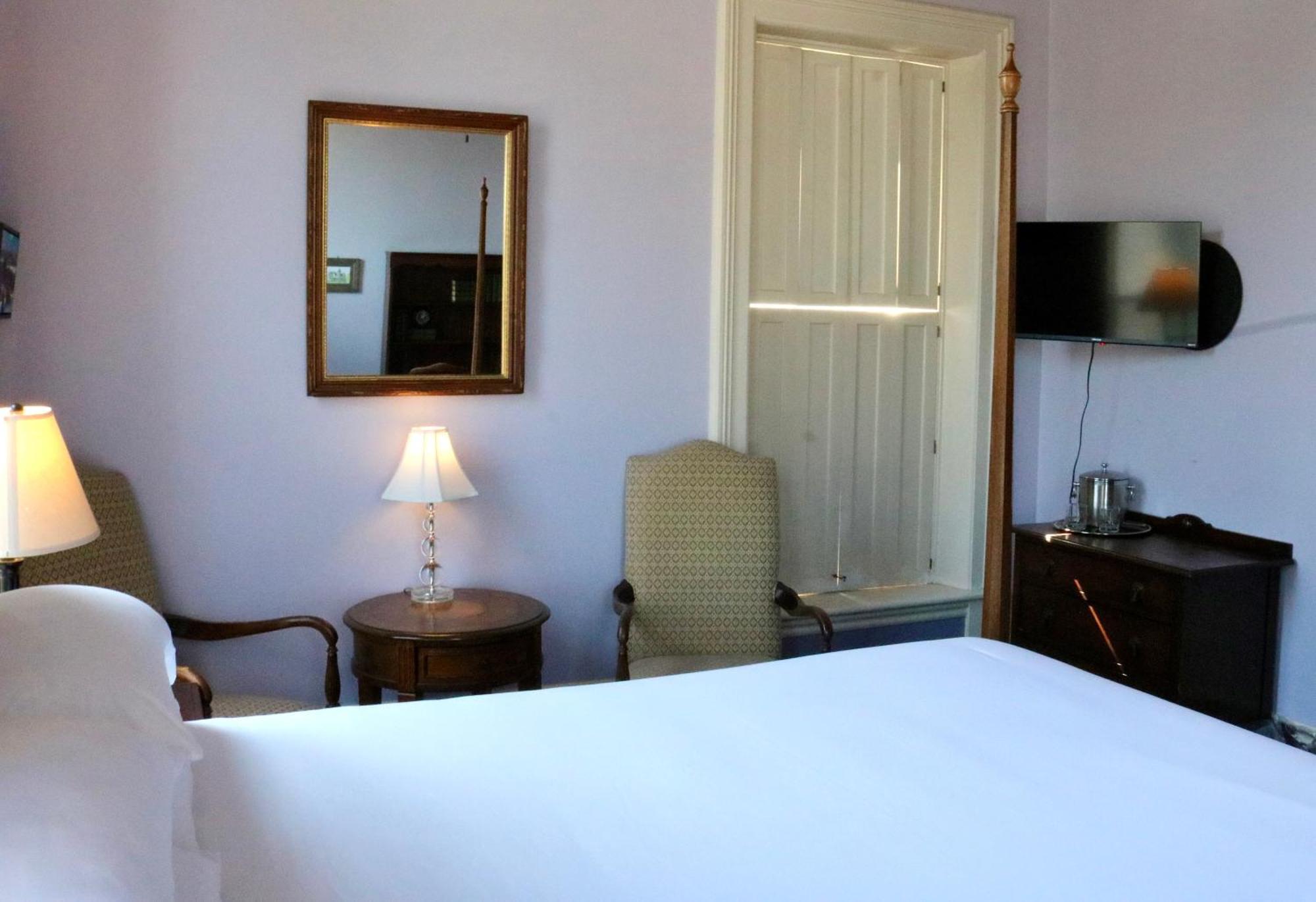 The Joshua Wilton House Hotell Harrisonburg Exteriör bild